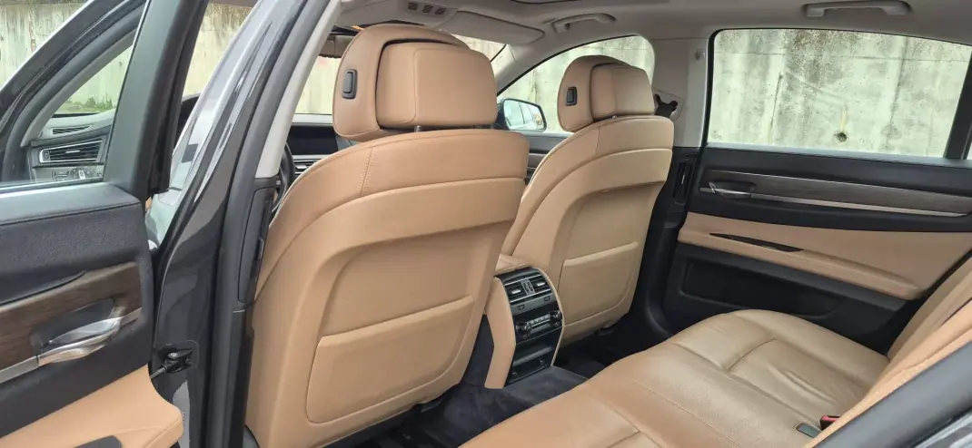 BMW 730 2009 - 13750 EUR, 304000 km - AUTO.MOTO.pt - 304000km - foto 19 de 44