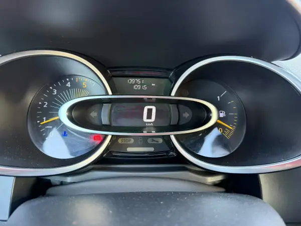 Renault Clio Sport Tourer 2016 — photo 3 of 11