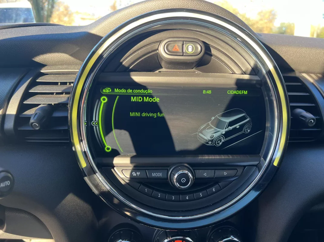 MINI John Cooper Works 2017 - 24965 EUR, 126000 km - AUTO.MOTO.pt - 126000km - foto 60 de 61
