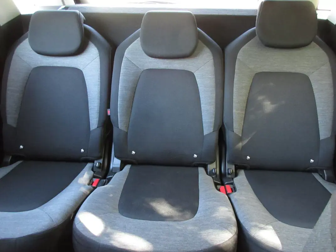Citroën C4 Picasso 2017 - 12990 EUR, 175000 km - AUTO.MOTO.pt - 175000km - foto 43 de 44