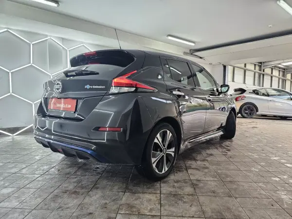 Nissan Leaf 2019 - 19500 EUR, 25097 km - AUTO.MOTO.pt - 25097km - foto 18 de 41