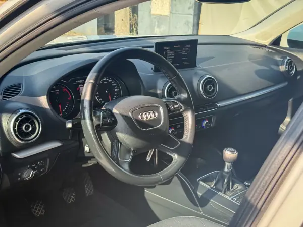 Audi A3 Sportback 2016 - 14990 EUR, 98000 km - AUTO.MOTO.pt - 98000km - foto 5 de 12