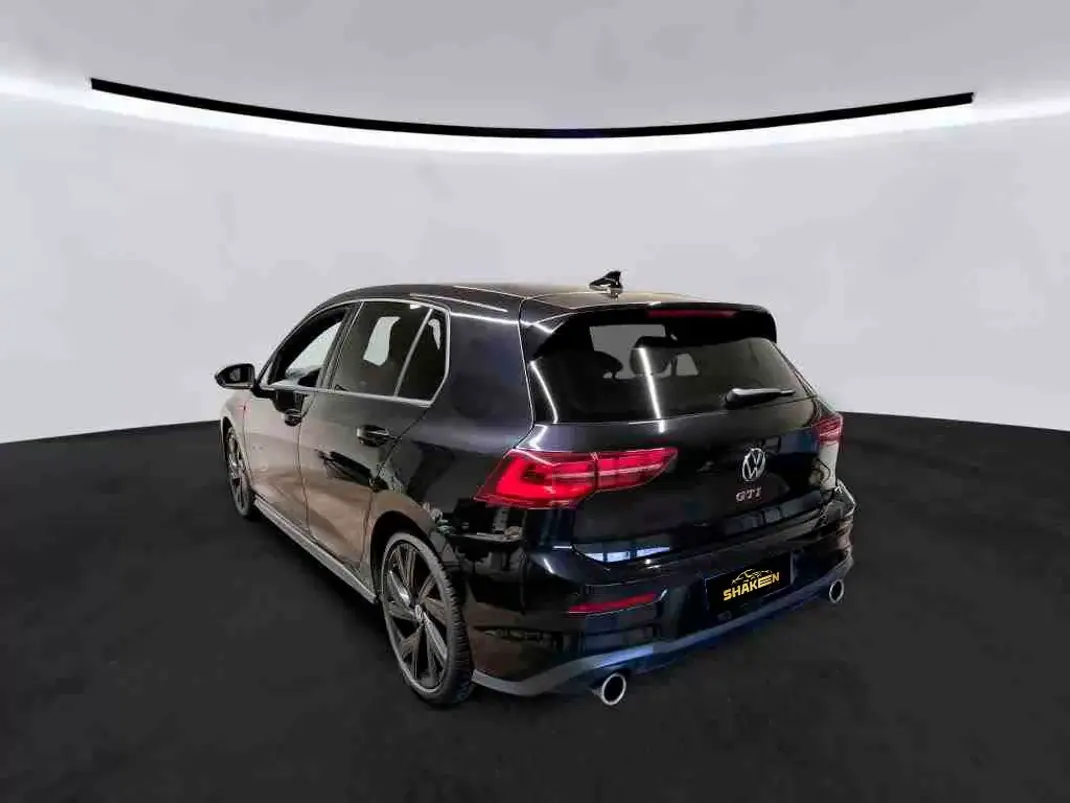 Volkswagen Golf 2023 - 33990 EUR, 20431 km - AUTO.MOTO.pt - 20431km - foto 4 de 8
