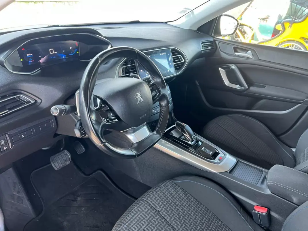 Peugeot 308 SW 2021 - 15500 EUR, 148785 km - AUTO.MOTO.pt - 148785km - foto 11 de 12