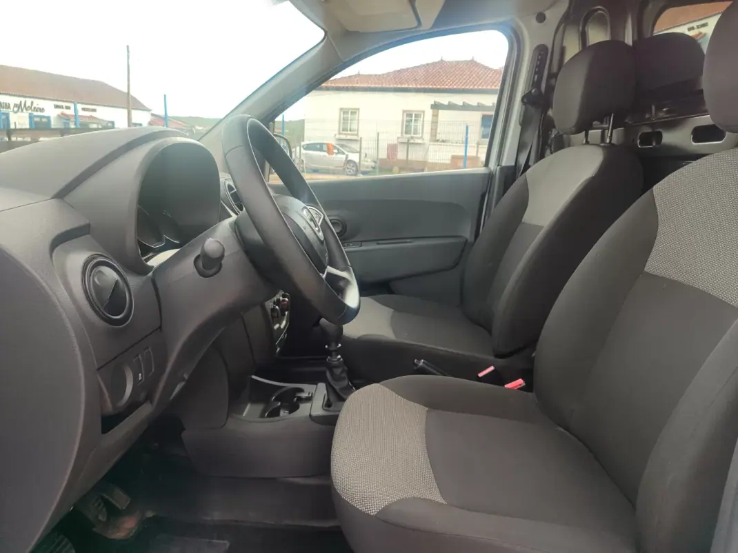 Dacia Dokker 2020 - 10900 EUR, 61000 km - AUTO.MOTO.pt - 61000km - foto 14 de 20