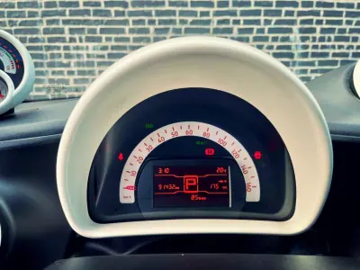 Smart ForFour 2018 - 11500 EUR, 91000 km - AUTO.MOTO.pt - 91000km - foto 10 de 13