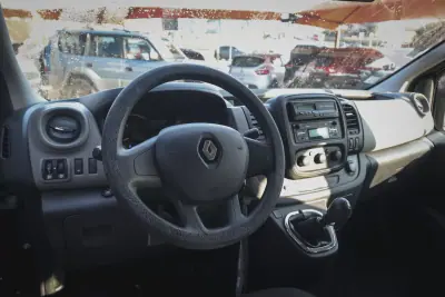 Renault Trafic 2017 - 21750 EUR, 201400 km - AUTO.MOTO.pt - 201400km - foto 12 de 12