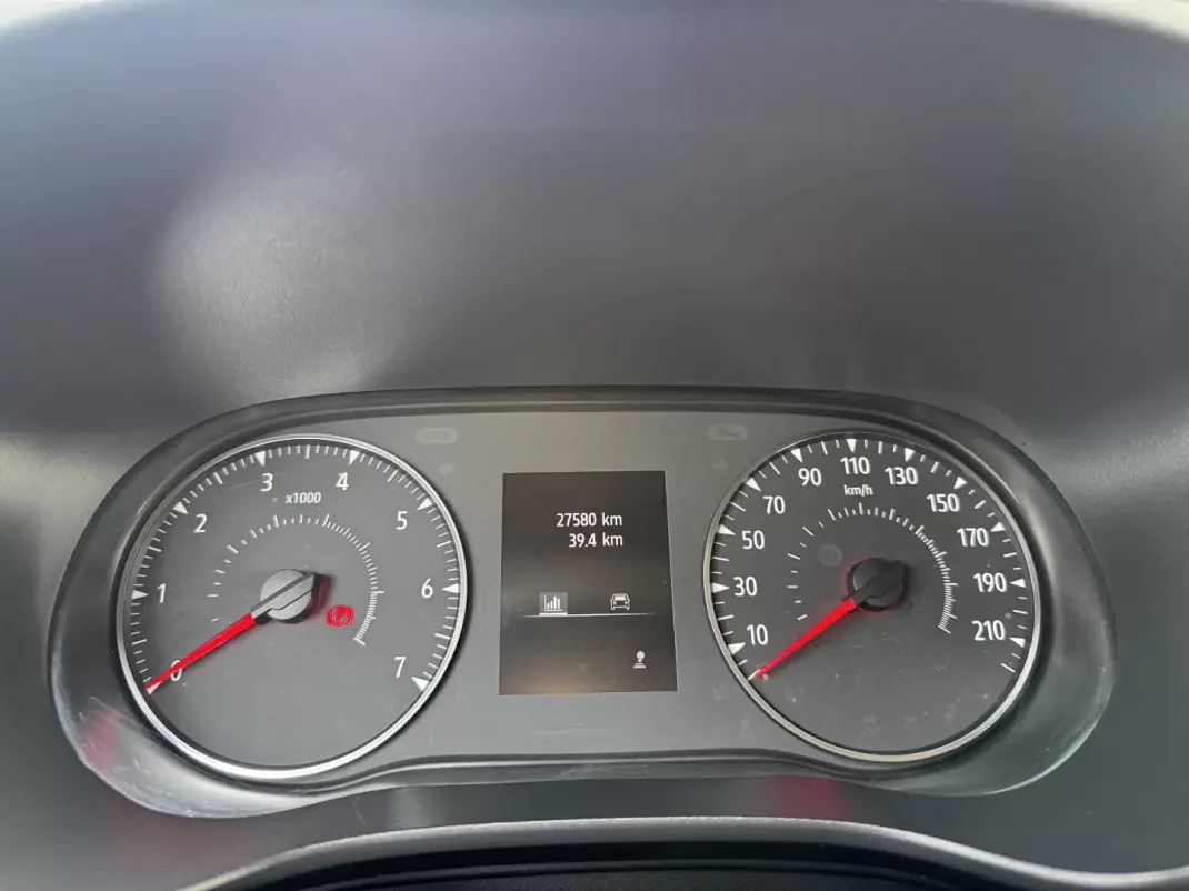 Dacia Sandero 2022 - 15600 EUR, 27510 km - AUTO.MOTO.pt - 27510km - foto 14 de 19