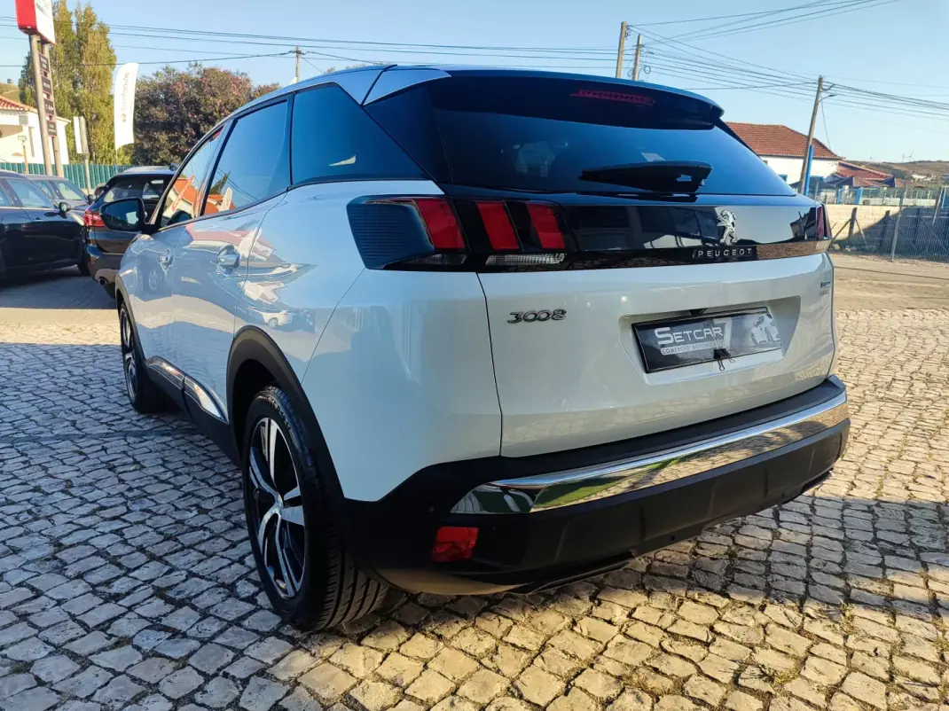 Peugeot 3008 2017 - 16900 EUR, 96000 km - 96000km - foto 7 de 23