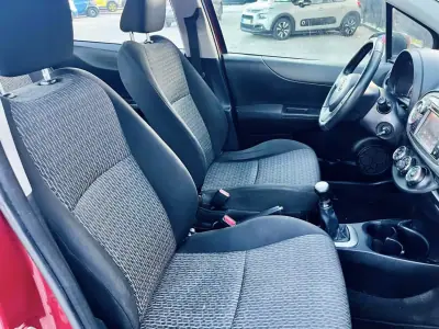 Toyota Yaris 2014 - 9990 EUR, 157000 km - AUTO.MOTO.pt - 157000km - foto 10 de 14