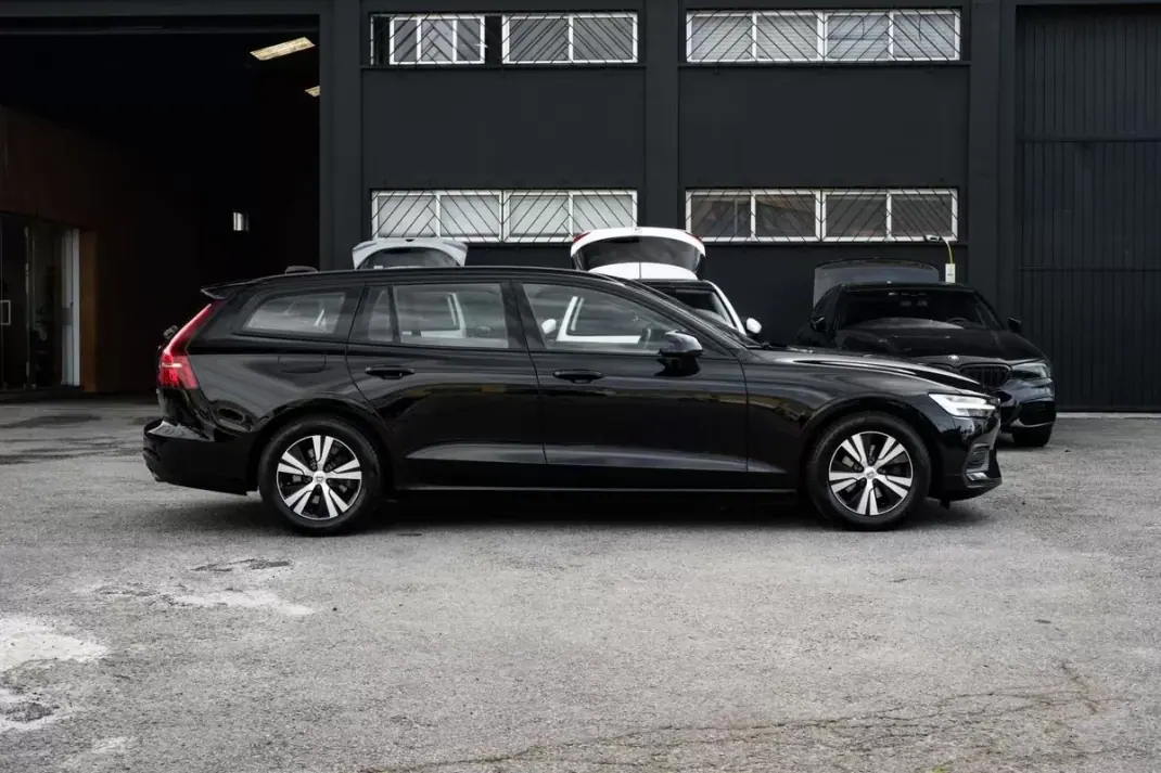 Volvo V60 2019 - 18400 EUR, 258859 km - AUTO.MOTO.pt - 258859km - foto 4 de 25