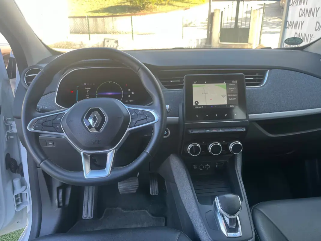 Renault Zoe 2021 - 15750 EUR, 72000 km - 72000km - foto 6 de 9