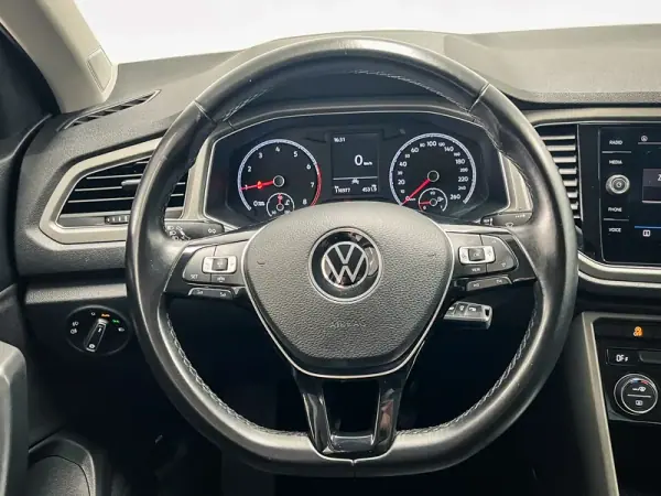 Volkswagen T-Roc 2021 - 15500 EUR, 116000 km - AUTO.MOTO.pt - 116000km - foto 12 de 19