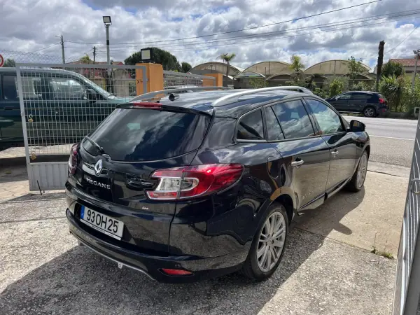 Renault Mégane Sport Tourer 2014 - 9500 EUR, 239995 km - AUTO.MOTO.pt - 239995km - foto 10 de 23