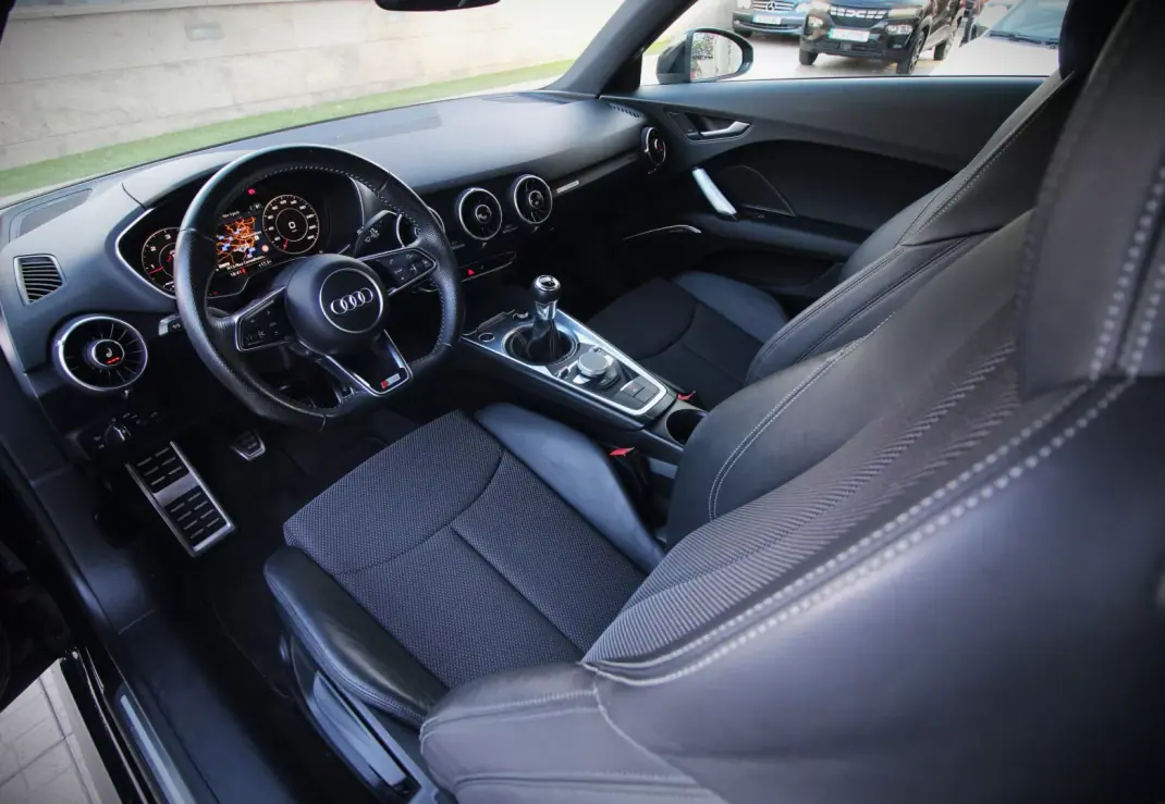 Audi TT Roadster 2015 - 23990 EUR, 151000 km - 151000km - foto 28 de 47