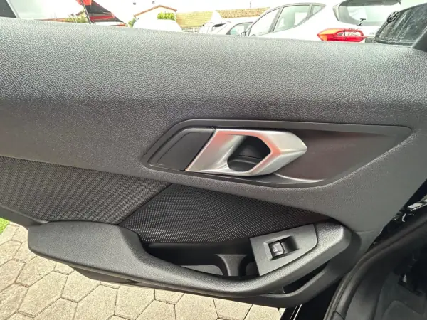 BMW 116 2020 - 20950 EUR, 104000 km - AUTO.MOTO.pt - 104000km - foto 19 de 24