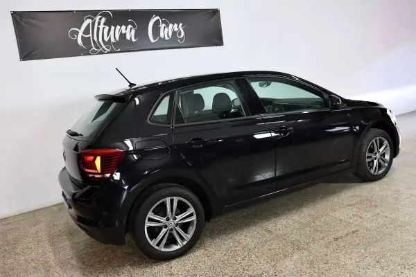 Volkswagen Polo 2018 - 15900 EUR, 130000 km - AUTO.MOTO.pt - 130000km - foto 19 de 20